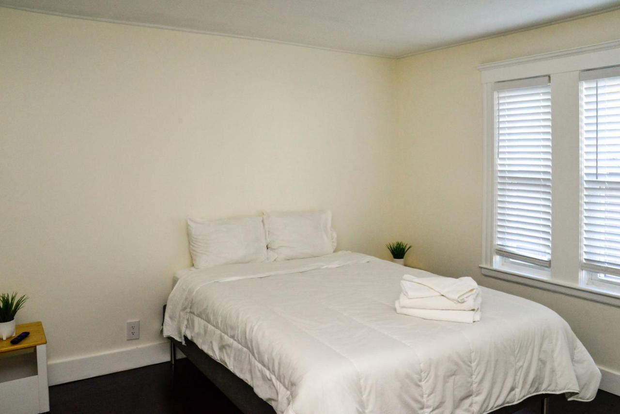 Modern Two Bedroom Condo - Boston Stoneham Dış mekan fotoğraf