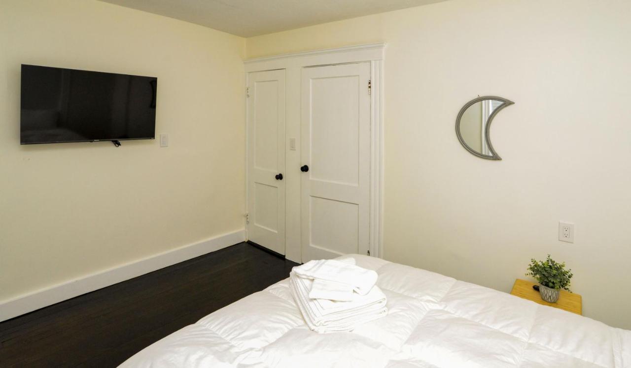 Modern Two Bedroom Condo - Boston Stoneham Dış mekan fotoğraf