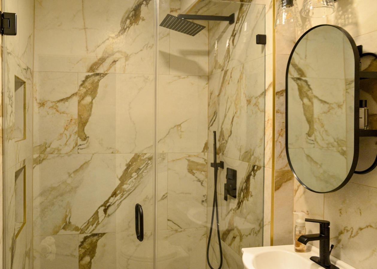 Modern Two Bedroom Condo - Boston Stoneham Dış mekan fotoğraf